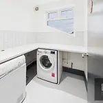 Sleek & Spacious 7-bed In Filton Feriehus Bristol
