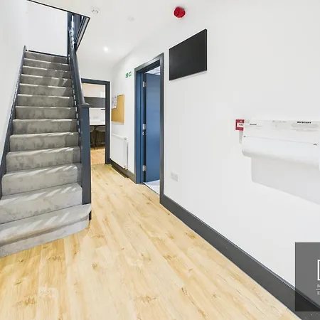 Nyaraló Sleek & Spacious 7-bed In Filton