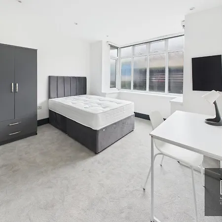 度假居 Sleek & Spacious 7-bed In Filton