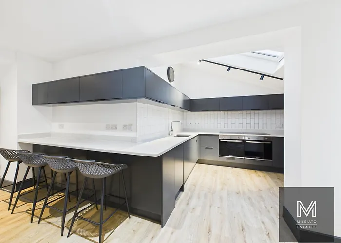 Sleek & Spacious 7-bed In Filton Prázdninový dům Bristol