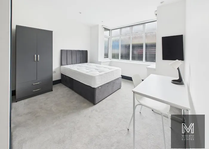 Prázdninový dům Sleek & Spacious 7-bed In Filton