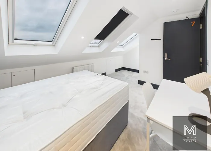 Sleek & Spacious 7-bed In Filton Dom wakacyjny