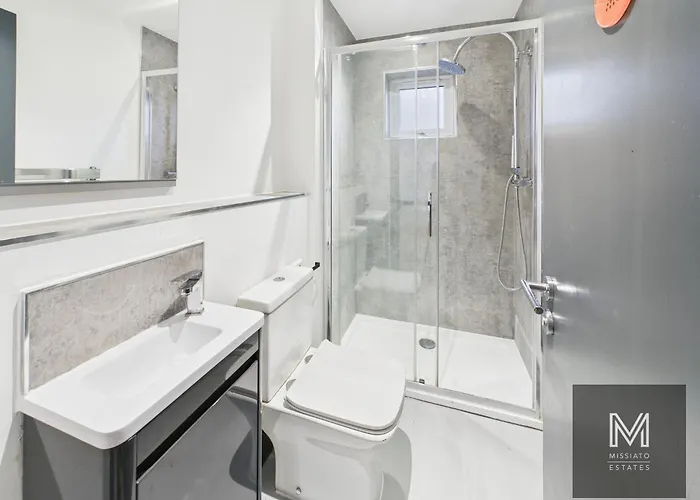 Dom wakacyjny Sleek & Spacious 7-bed In Filton Bristol